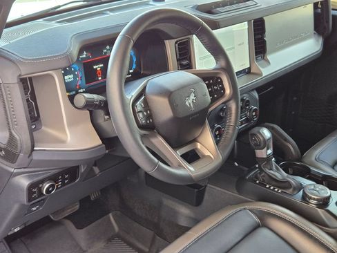 Used 2025 Ford Bronco Outer Banks w/ Sasquatch Package AWD/4WD image 10