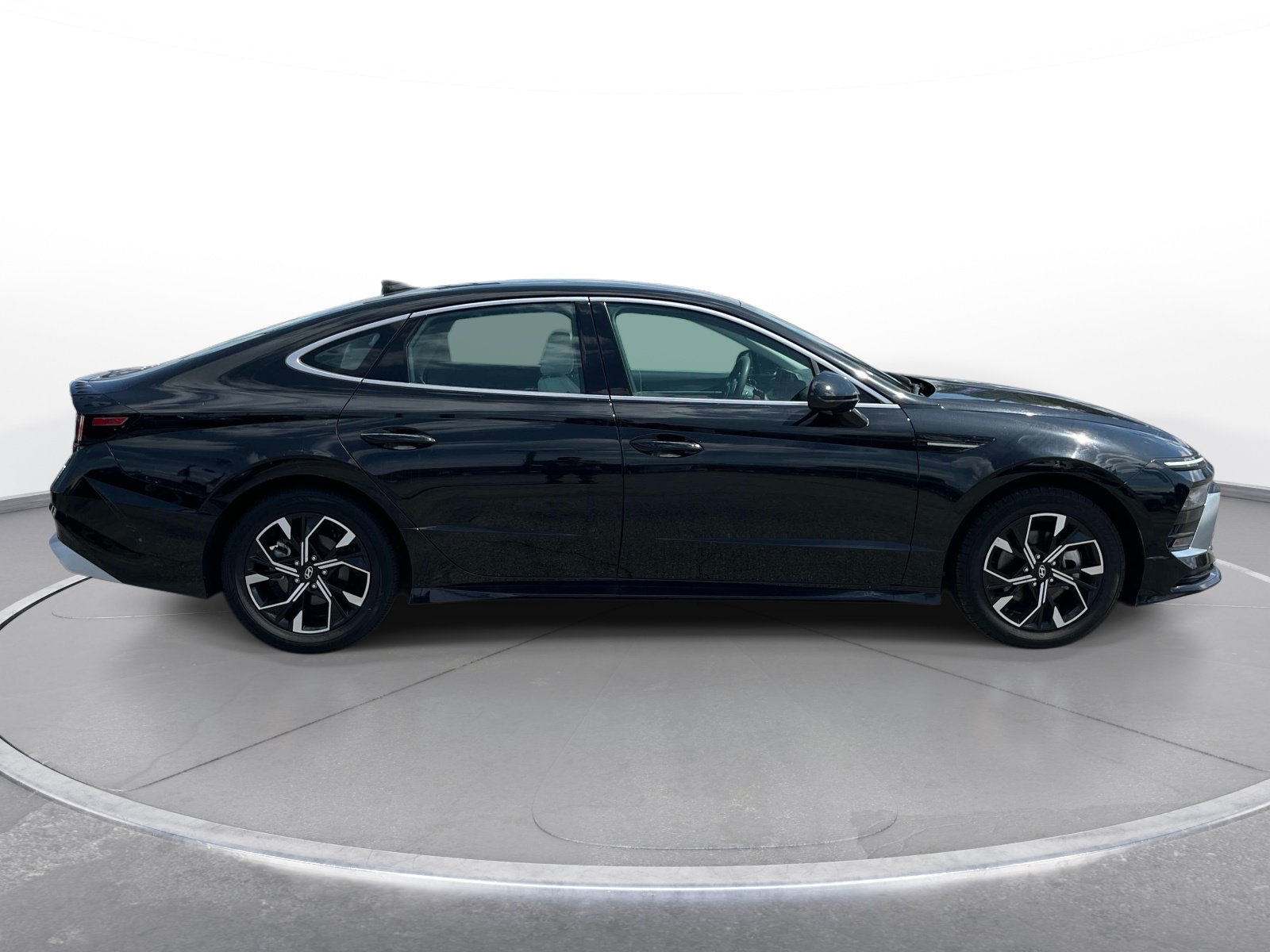 Used 2025 Hyundai Sonata SEL FWD image 3