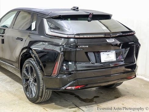 New 2026 Cadillac Lyriq Signature Sport image 6