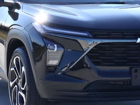 Used 2024 Chevrolet Trax RS image 7