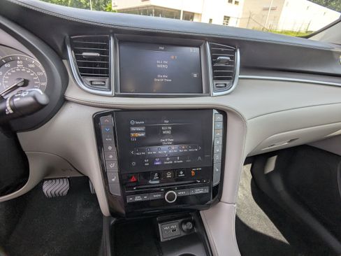 Used 2023 INFINITI QX50 Luxe AWD/4WD image 22