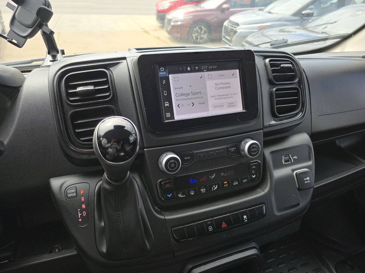 Used 2024 RAM ProMaster 2500 w/ Convenience Group FWD image 12