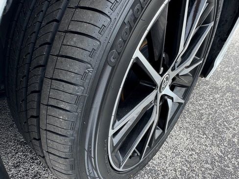 Used 2024 Toyota Camry SE image 14