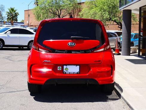 Used 2020 Kia Soul GT-Line FWD image 11