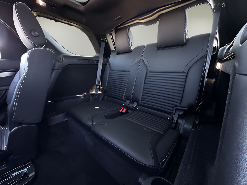 Used 2023 Land Rover Discovery S R-Dynamic AWD/4WD image 22