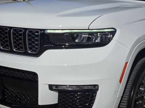 Used 2024 Jeep Grand Cherokee L Summit w/ High Altitude Package image 9