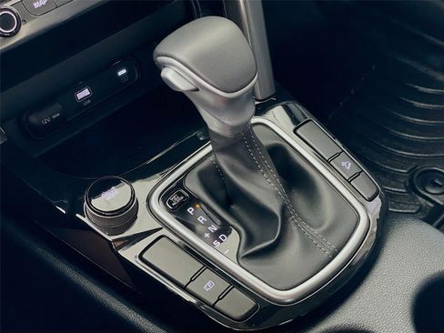 Certified 2025 Kia Seltos S FWD image 22