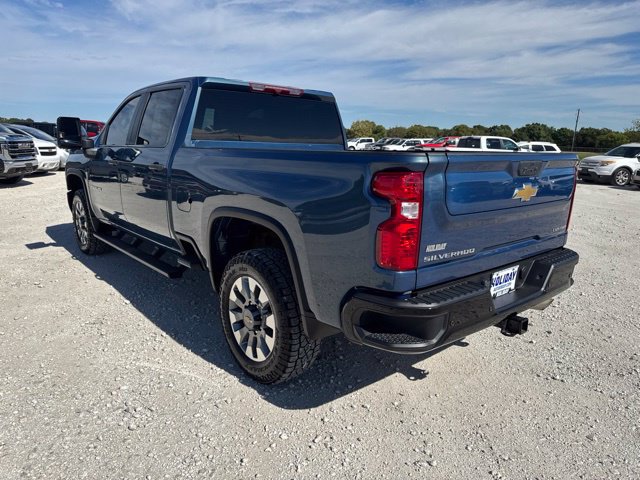 Used 2025 Chevrolet Silverado 2500 Custom w/ Custom Value Package AWD/4WD image 4