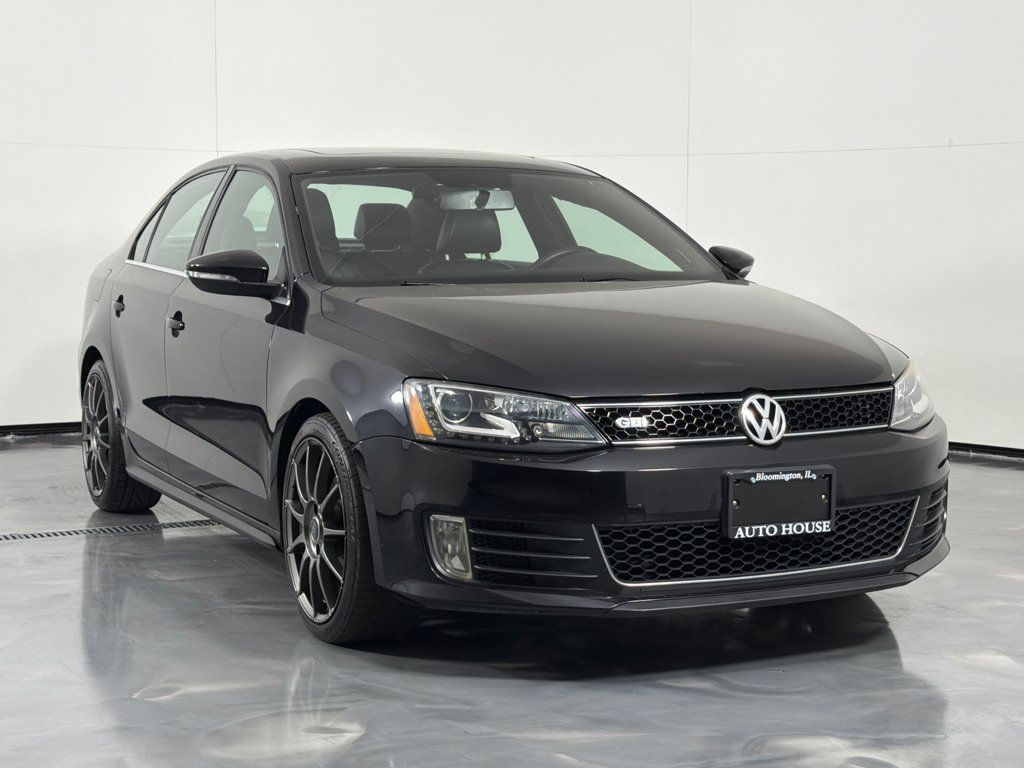 Used 2013 Volkswagen Jetta GLI FWD image 3