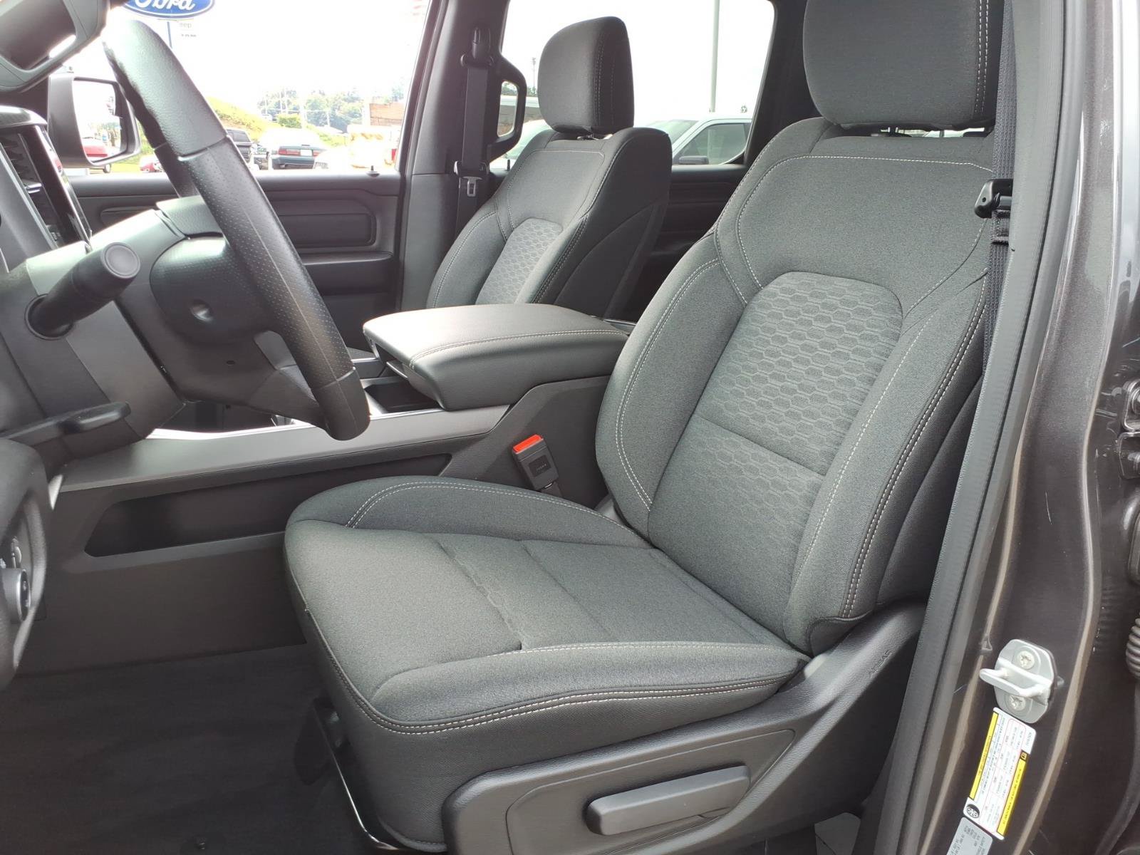 Used 2026 RAM 1500 Express AWD/4WD image 8