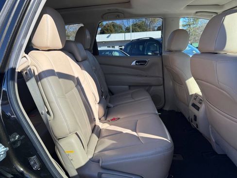 Used 2017 Nissan Pathfinder SL w/ SL Premium Package image 17