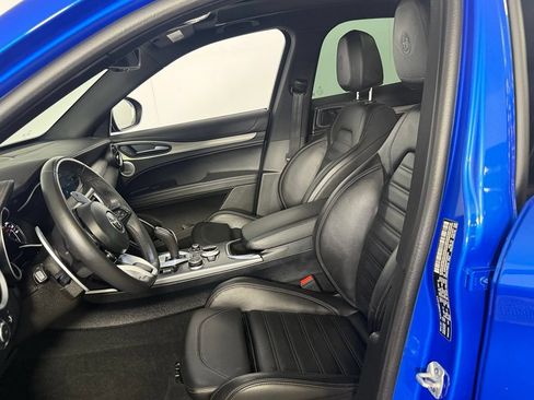 Used 2023 Alfa Romeo Stelvio Veloce AWD/4WD image 24