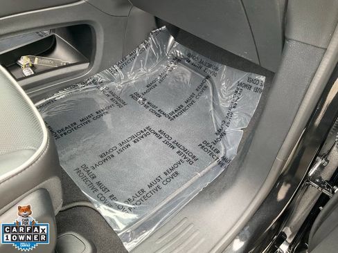 Used 2023 Chrysler Pacifica Limited w/ Uconnect Theater Family Group FWD image 74