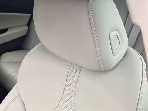 Certified 2025 Acura TLX w/ Technology Package image 23