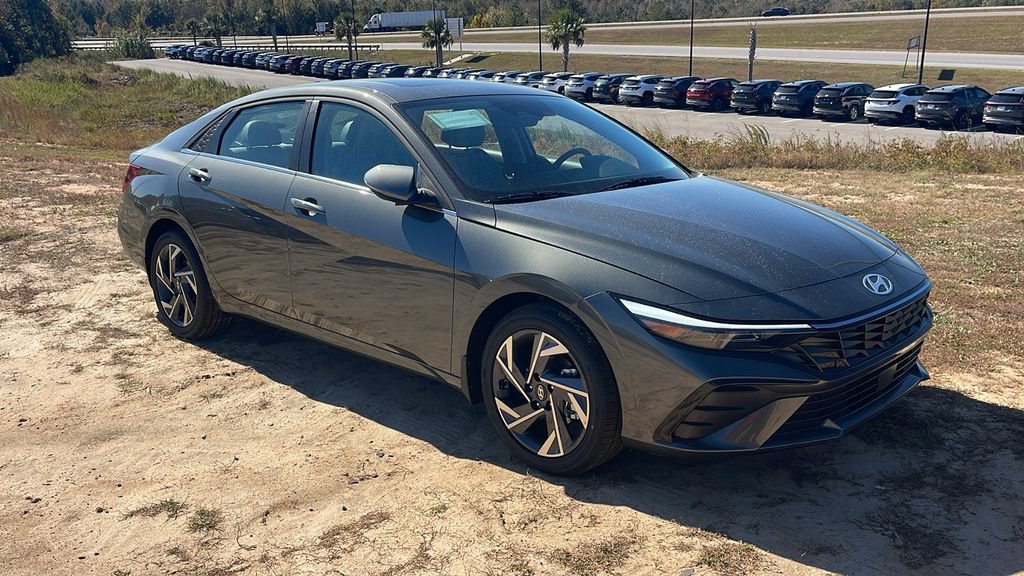 Certified 2026 Hyundai Elantra Limited FWD image 1