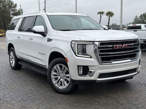Used 2024 GMC Yukon XL SLT w/ SLT Premium Package image 2