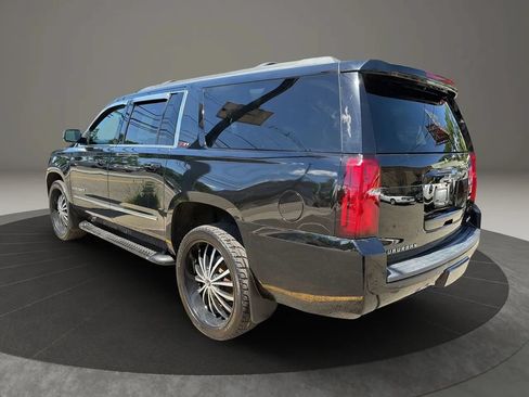 Used 2018 Chevrolet Suburban LT w/ Luxury Package AWD/4WD image 7