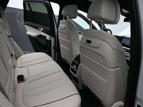 Used 2024 BMW X5 xDrive40i w/ Premium Package AWD/4WD image 19