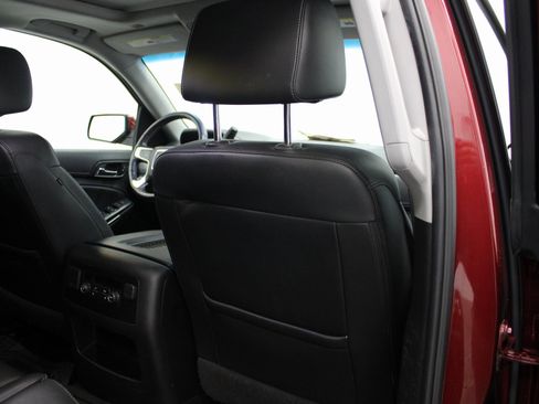 Used 2017 GMC Yukon SLT w/ HD Trailering Package image 29