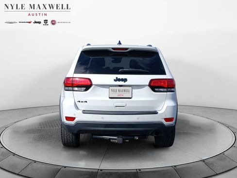 Used 2019 Jeep Grand Cherokee Laredo AWD/4WD image 15