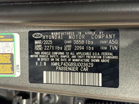 Used 2025 Hyundai Elantra Limited FWD image 38