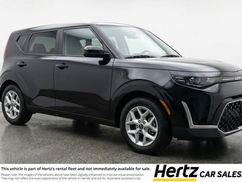 Used 2025 Kia Soul LX w/ LX Technology Package FWD image 1
