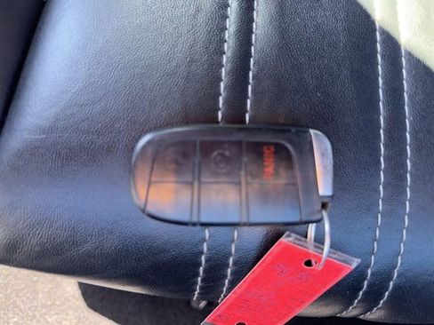 Used 2019 Chrysler 300 S image 25