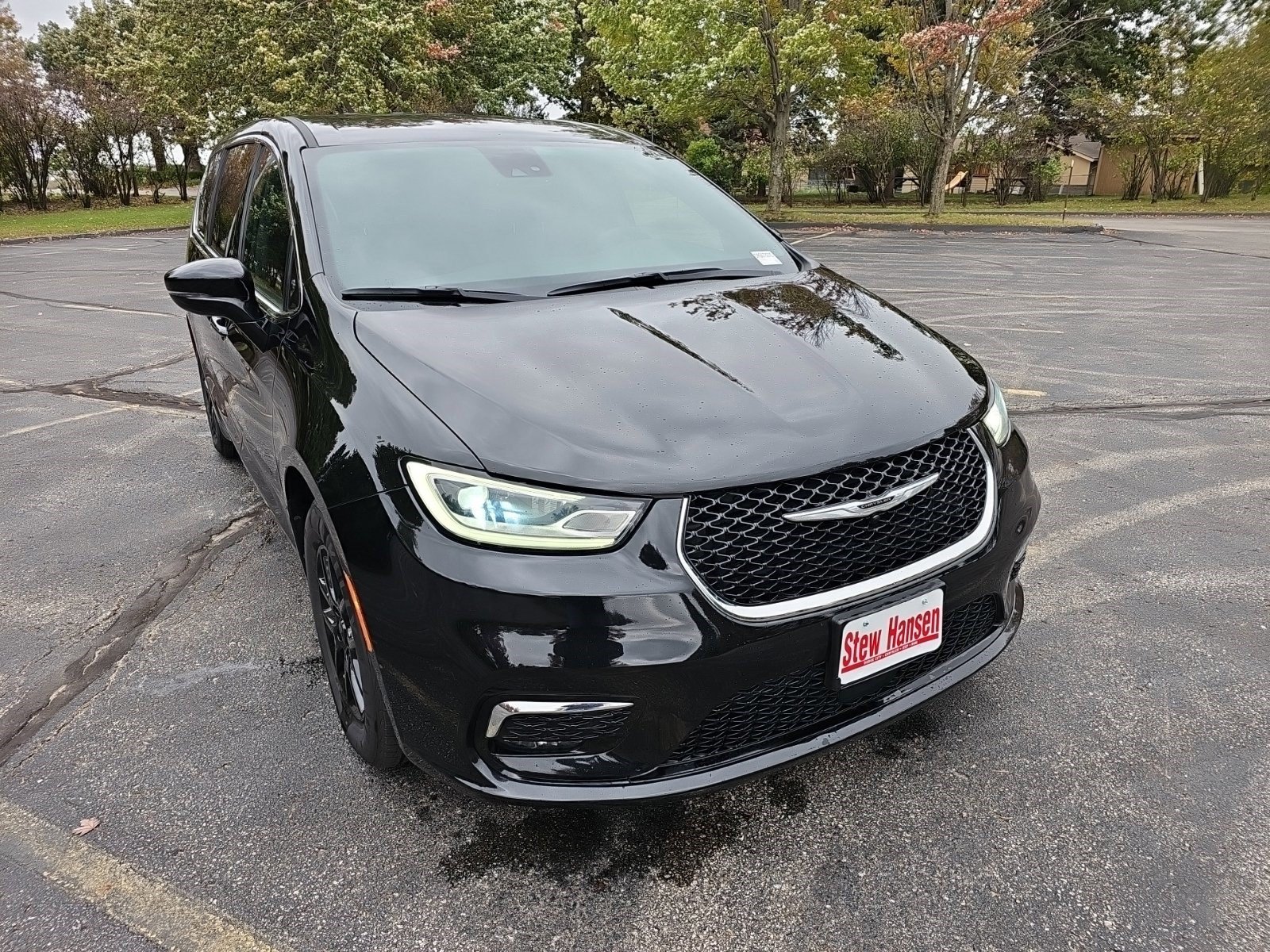 Used 2025 Chrysler Pacifica Select FWD image 9