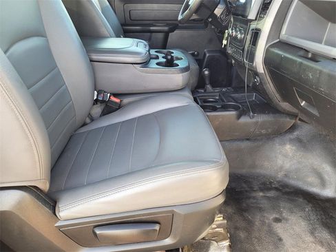 Used 2018 RAM 3500 Tradesman w/ Chrome Appearance Group image 25