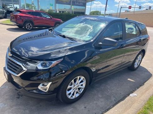 Used 2020 Chevrolet Equinox LS w/ LPO, Floor Liner Package image 2