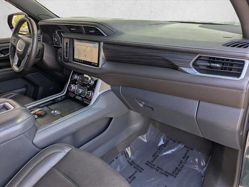 Used 2021 GMC Yukon Denali w/ Denali Ultimate Package AWD/4WD image 23