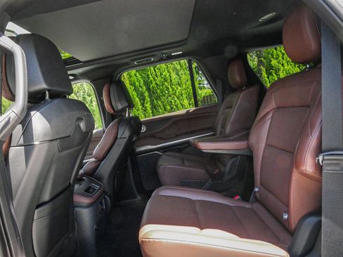 Used 2025 Lincoln Navigator Reserve AWD/4WD image 30