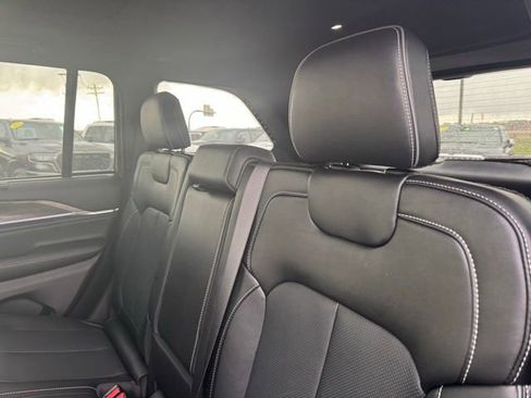 New 2024 Jeep Grand Cherokee Overland w/ Advanced Protech Group III image 18