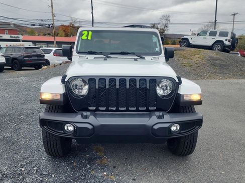 Certified 2021 Jeep Gladiator Willys image 2