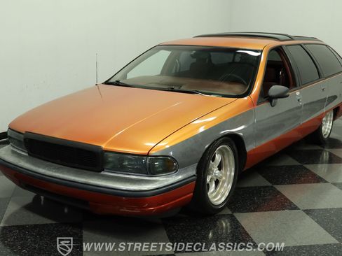 Used 1992 Oldsmobile Custom Cruiser RWD image 18