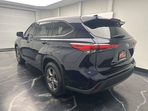 Used 2020 Toyota Highlander LE image 4