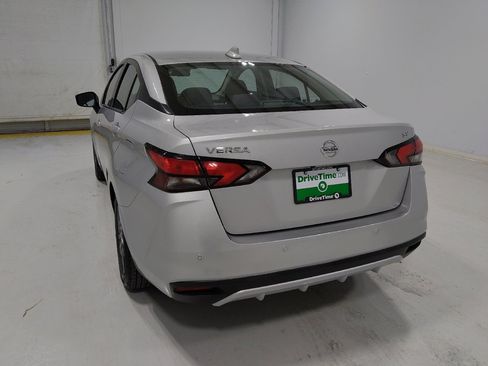 Used 2021 Nissan Versa SV image 6