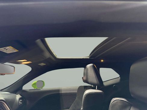 Used 2015 Dodge Challenger SRT w/ Technology Group image 15