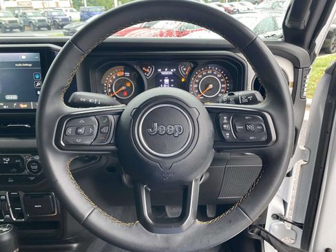 Used 2024 Jeep Wrangler Unlimited Sport AWD/4WD image 18