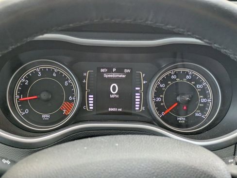 Used 2015 Jeep Cherokee Latitude FWD image 11