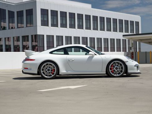 Used 2015 Porsche 911 GT3 RWD image 40