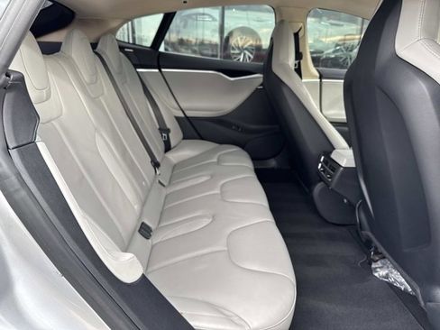 Used 2013 Tesla Model S Base image 22