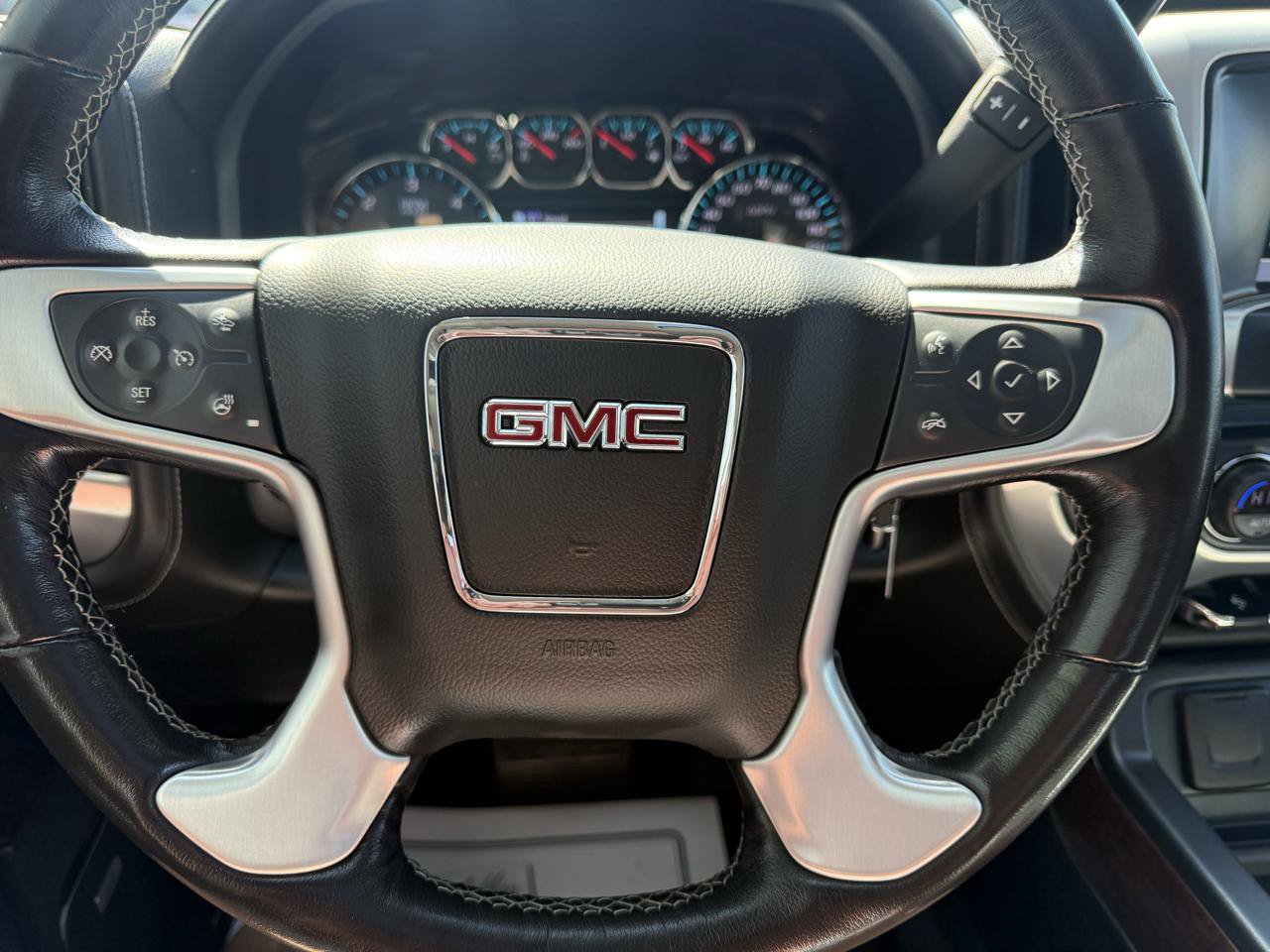 Used 2018 GMC Sierra 1500 SLT AWD/4WD image 19
