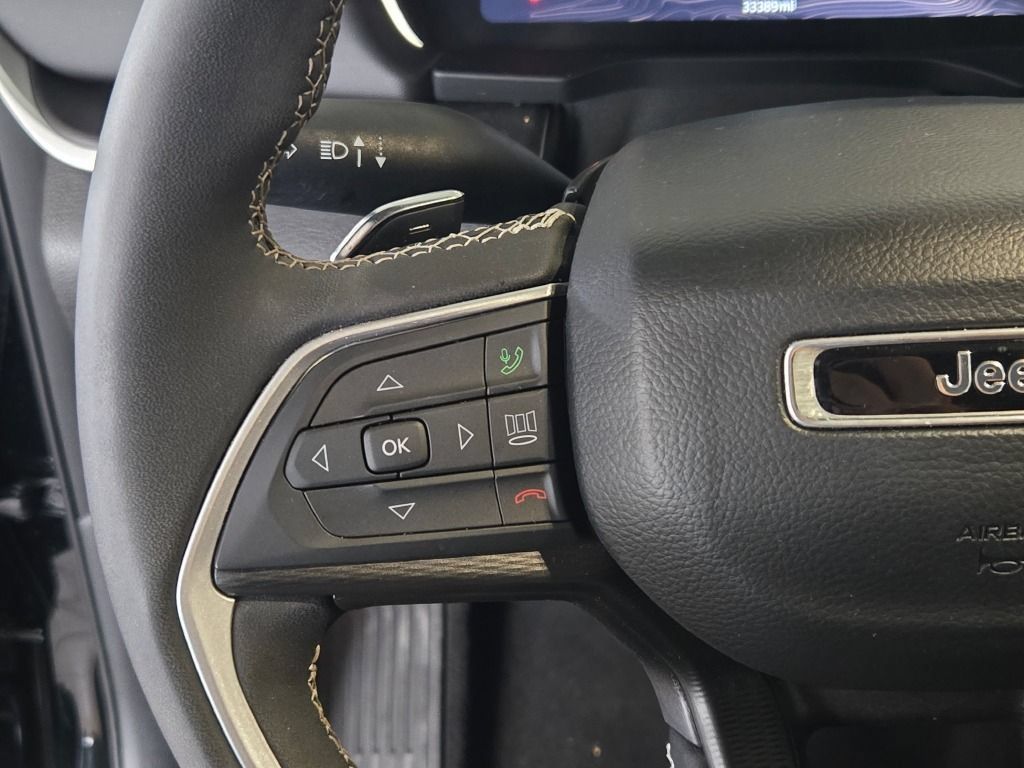 Used 2023 Jeep Grand Cherokee L Laredo AWD/4WD image 32