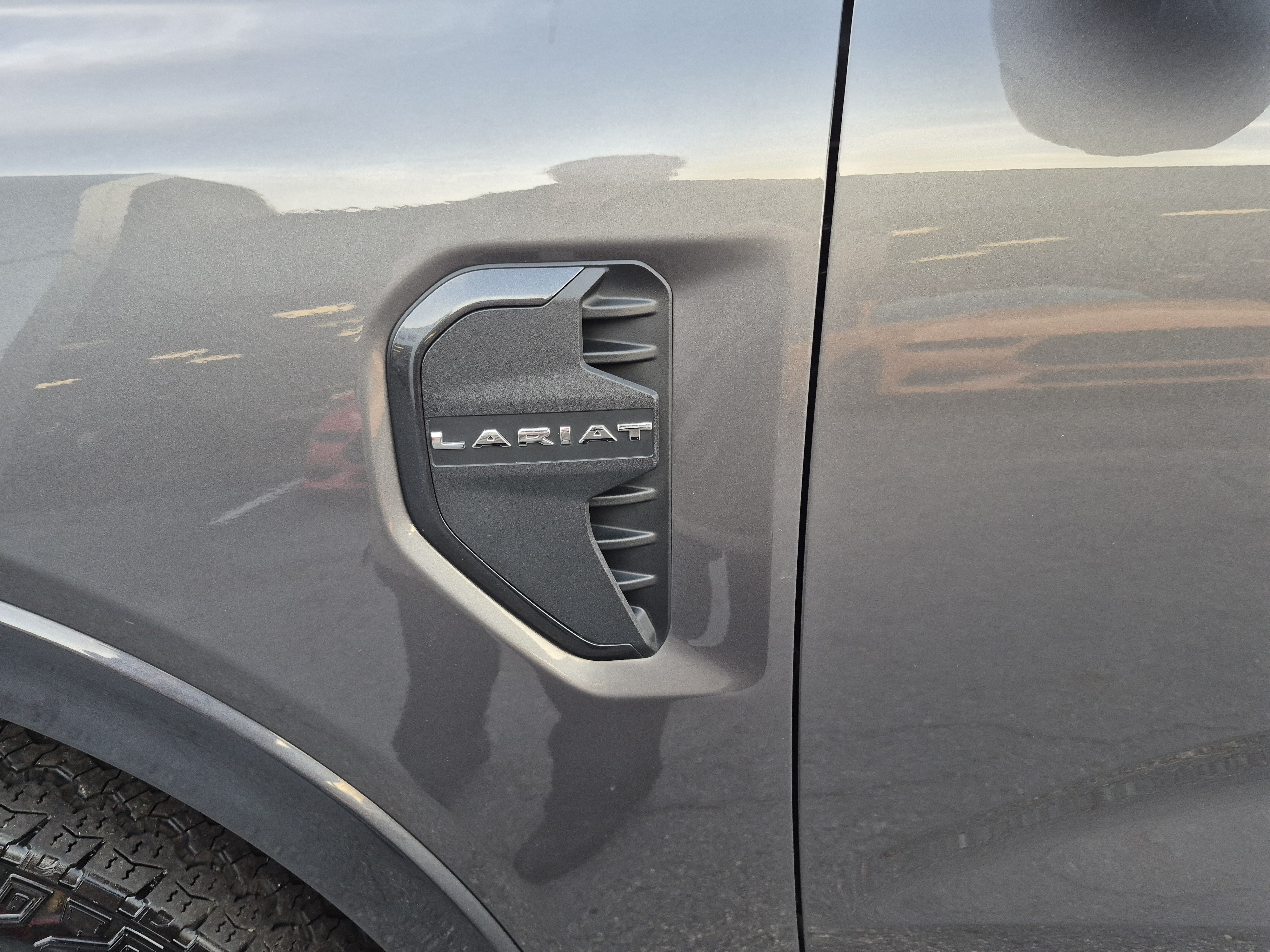 Used 2024 Ford Ranger Lariat w/ FX4 Off-Road Package AWD/4WD image 10