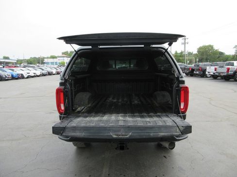 Used 2022 GMC Sierra 2500 AT4 w/ AT4 Preferred Package AWD/4WD image 8