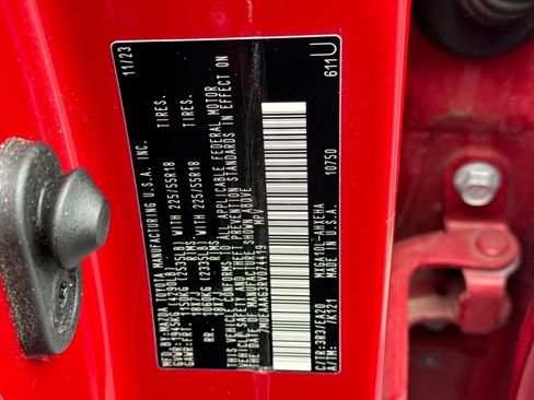 Used 2024 Toyota Corolla Cross XLE image 33