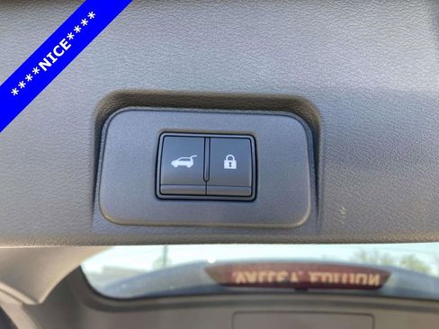 Used 2024 Nissan Rogue SL FWD image 12