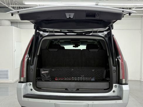 Used 2018 Cadillac Escalade Premium Luxury RWD image 45