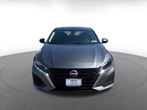 Used 2025 Nissan Altima 2.5 SV FWD image 4